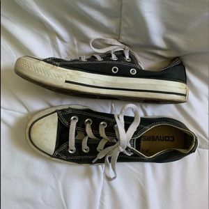 black low top converse